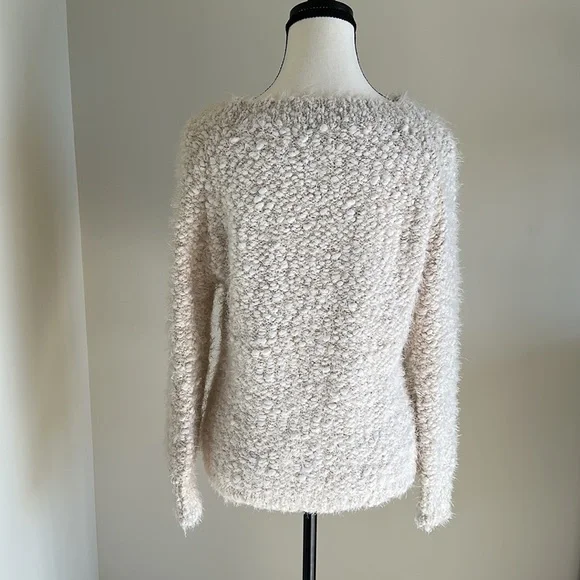 Soft fuzzy sweater - Picture 2 of 3